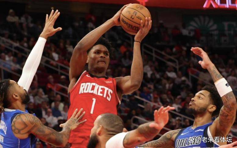 纽约尼克斯常规赛爆冷休斯顿火箭，纳达尔砍下5记关键球，全场沸腾(休斯顿火箭vs达拉斯独行侠)